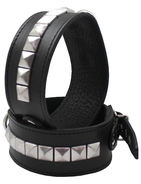 картинка Поножи узкие, декорированные от магазина ErosMania