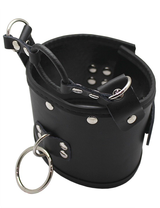 картинка Кляп-кольцо на широком ошейнике от магазина ErosMania