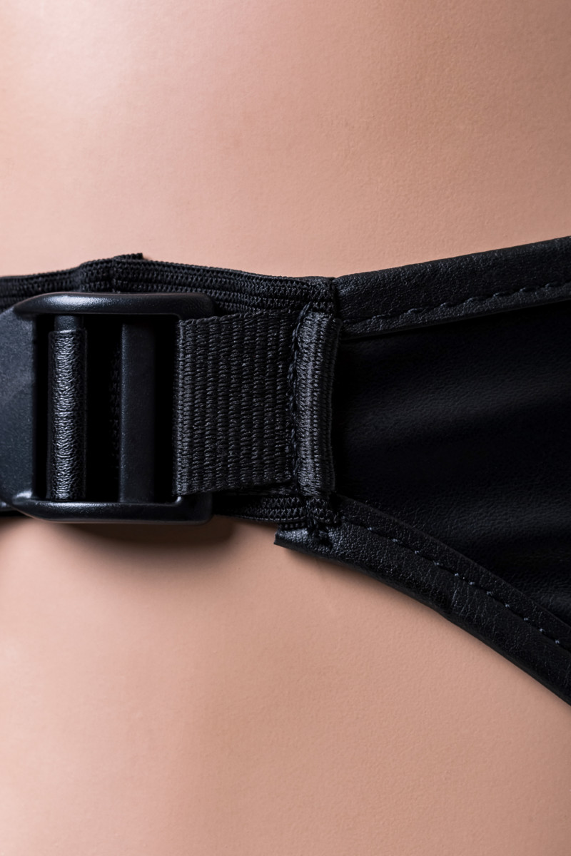 картинка Трусики для страпона RealStick Strap-On Domino, PU кожа, чёрные от магазина ErosMania