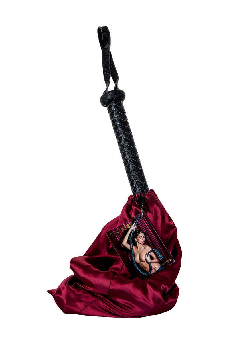 картинка Кнут Плеть TOYFA Theatre кожаный, cерый, 1,75 м от магазина ErosMania