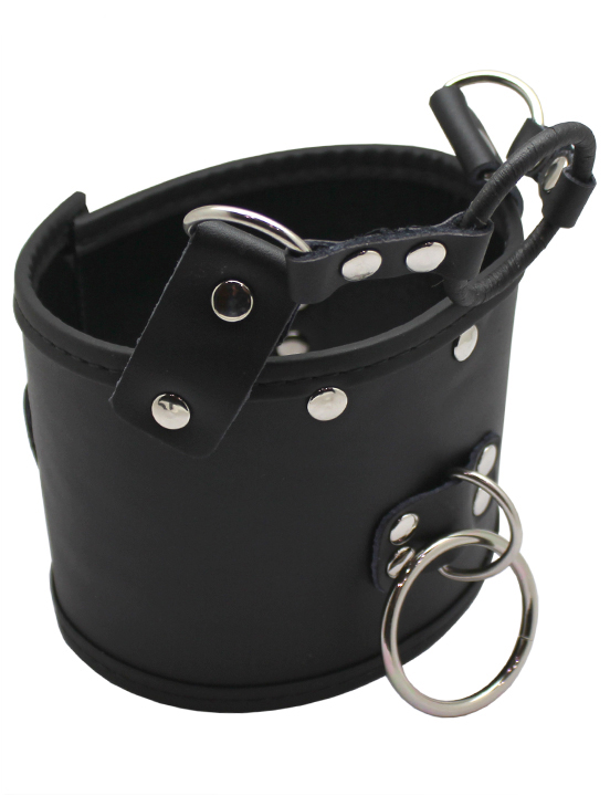 картинка Кляп-кольцо на широком ошейнике от магазина ErosMania