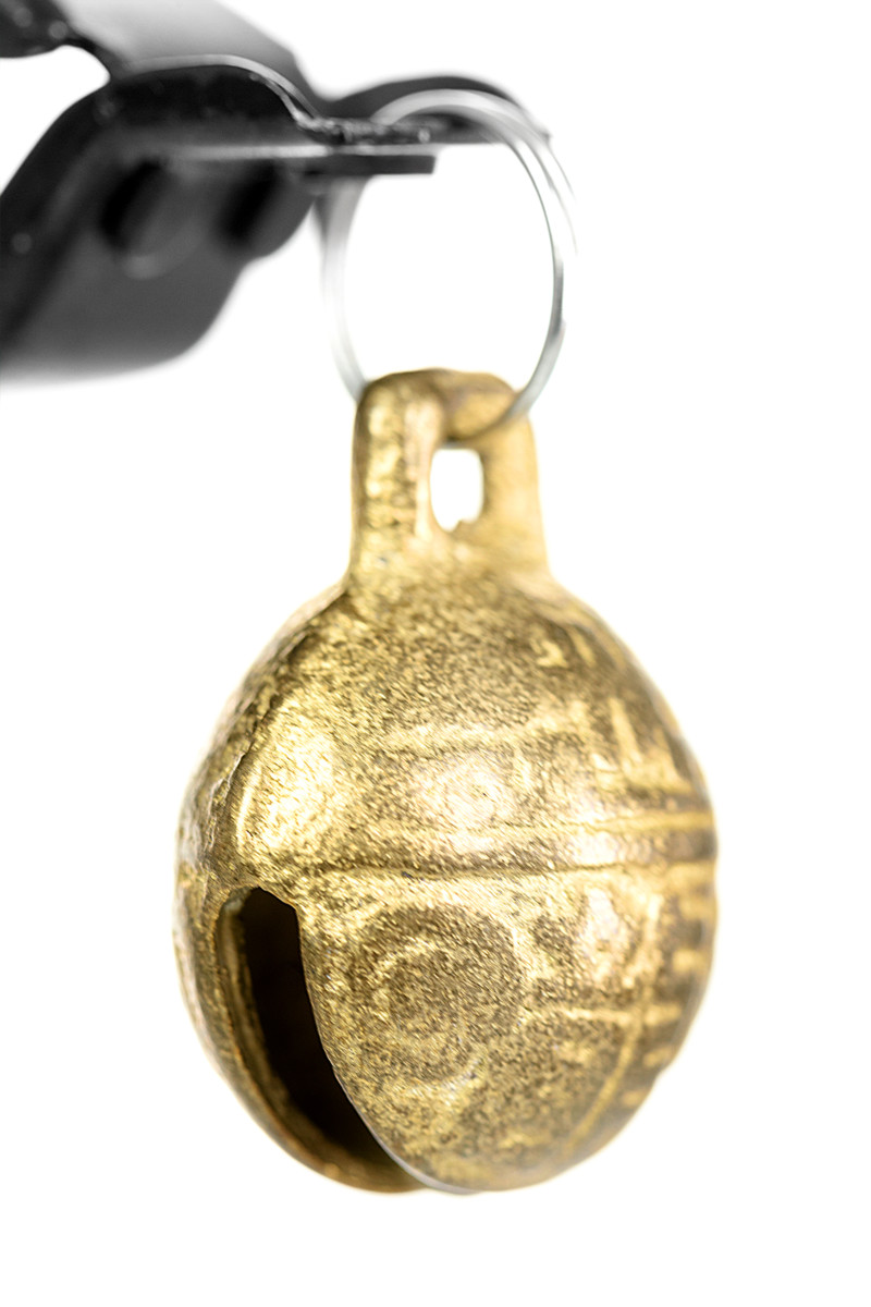 картинка Зажимы для сосков TOYFA Theatre, металл, черный с золотистым колокольчиком от магазина ErosMania