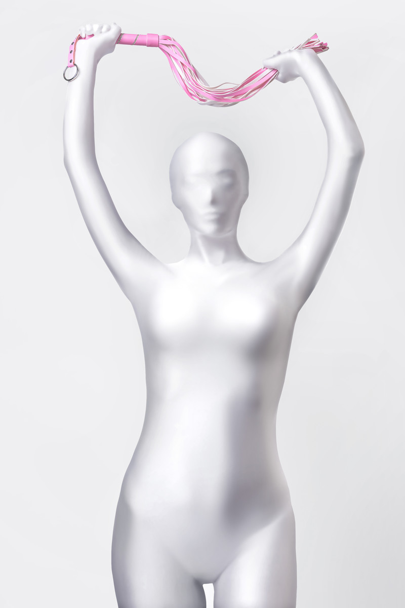 картинка Флоггер Anonymo #0006, PU кожа, розовый, 64 см от магазина ErosMania